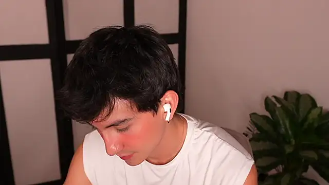 sweettaaron01 webcam