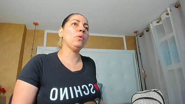 Heidy_milf webcam