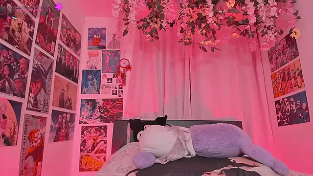 MissCurvyTop webcam