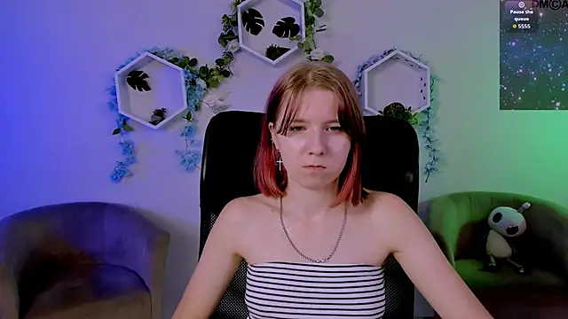 gloria_bubble (F teen) - doggy in panties