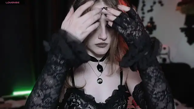 EllieMori_ webcam