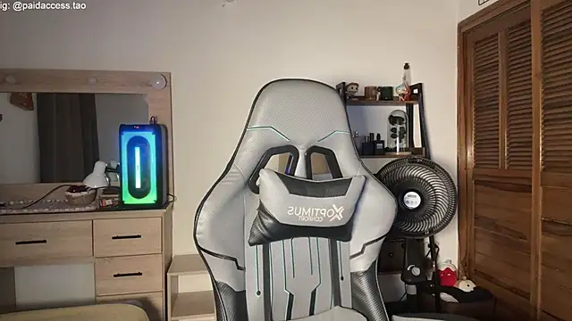 OopsAgain_ webcam