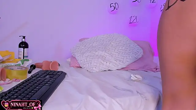 ninaht webcam