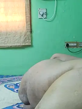 tamilthanushri (F milf) - New toys