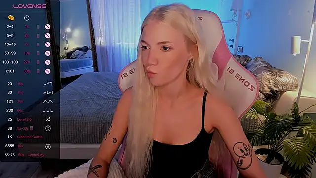 AnyaTaylor_ webcam