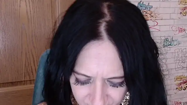 DebraMilf webcam