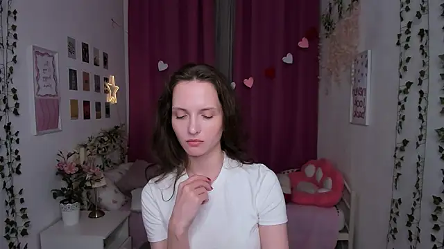 Ariadna_Shy webcam