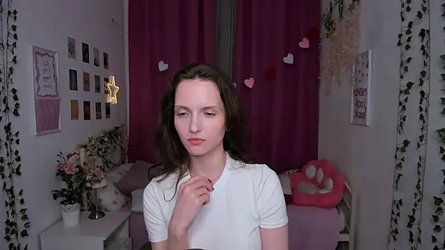 Ariadna_Shy webcam