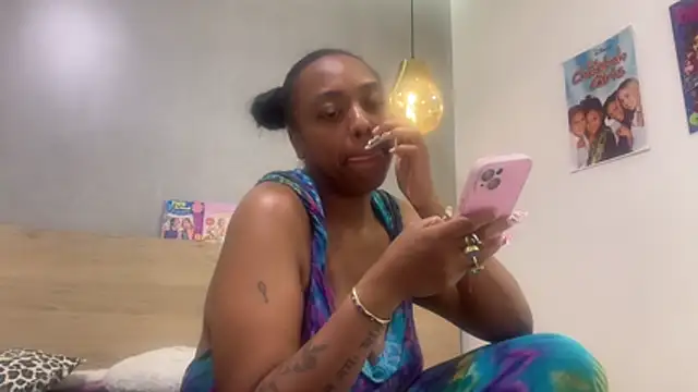 ChocolateCakeQueen webcam