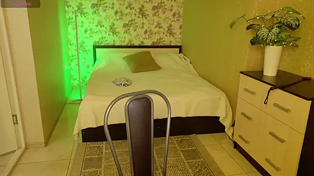 AnneHaddaway webcam
