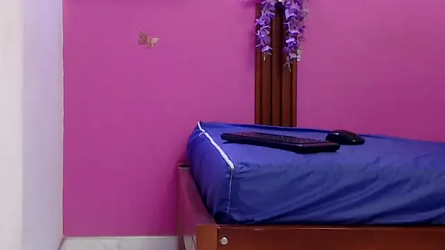skinnybarbie022 webcam