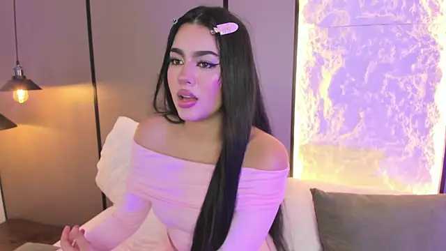 elara_bloom_ webcam