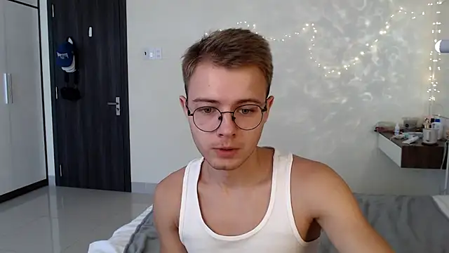 NikiKerryCum webcam