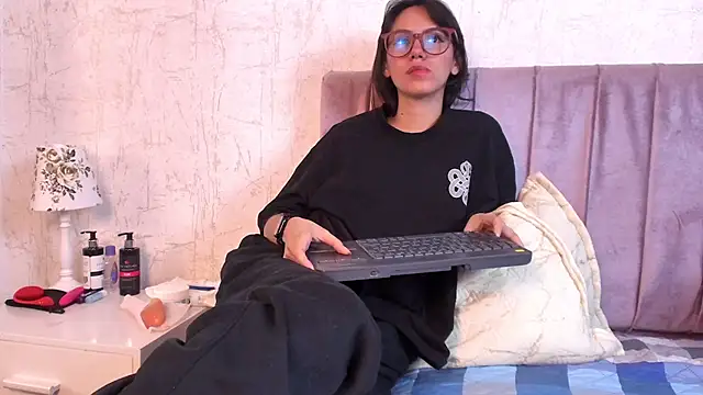 Alis_Roze webcam