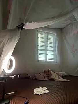Aria_Maya webcam