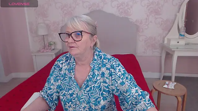 LadyAlana webcam