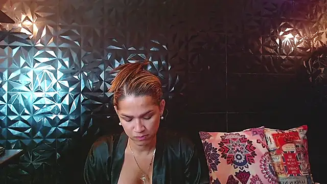 PINK__LOLA1 webcam