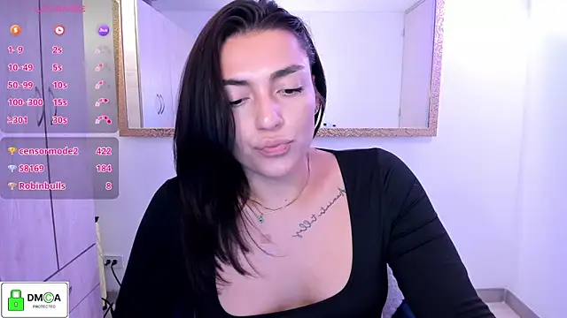 EricaVanderhill live cam on StripChat