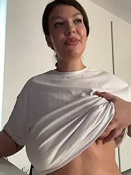 ClaraPasssion live cam on StripChat