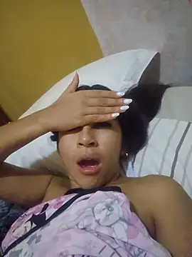 skinnyrox live cam on StripChat