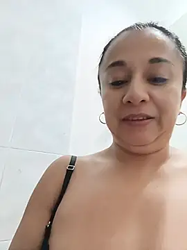_Dr-Luna_1 live cam on StripChat