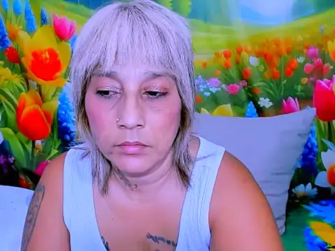 indianroxy webcam