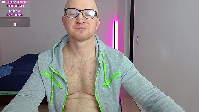 kevintyler69 - Kevintyler69's free webcam - UK Sex Cams