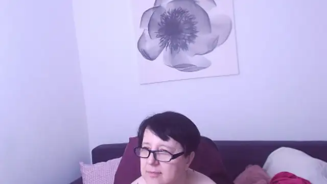 ChristaRose live cam on StripChat