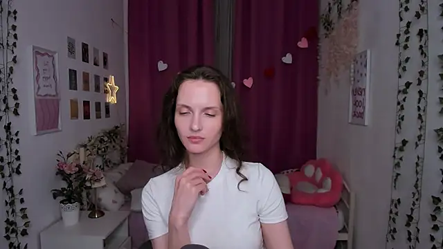 Ariadna_Shy webcam