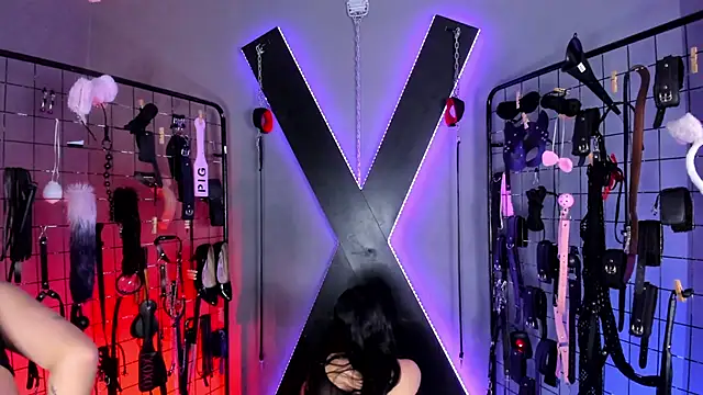 Cinthia_Iris_BDSM webcam