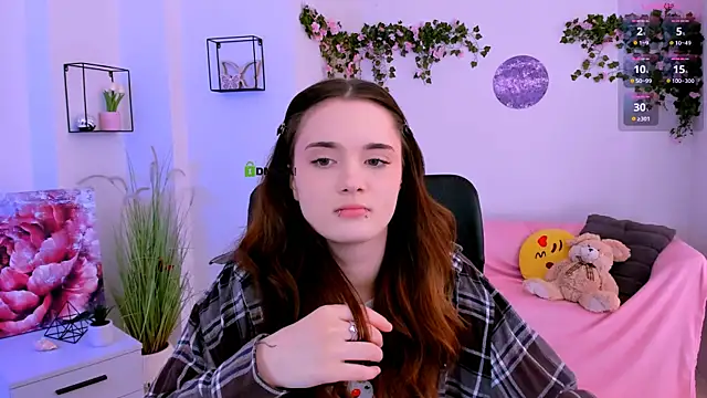 liana_kisses webcam