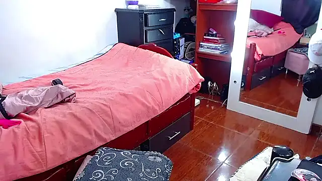 MariamGray1 webcam