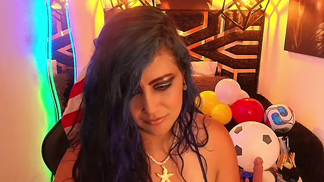 scarleth_blue webcam