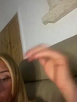 Hisnaughtylilthing webcam
