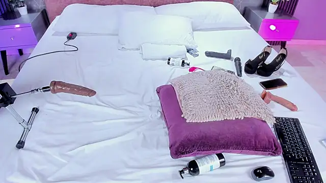 Amanda-Cruz webcam