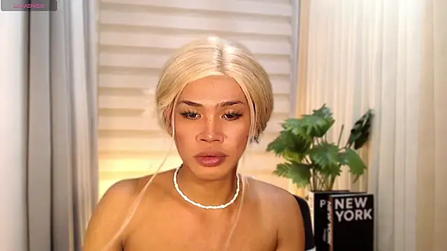 Winnie_Harllow webcam