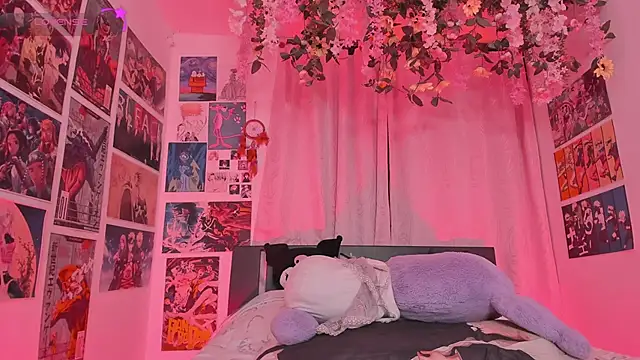MissCurvyTop webcam