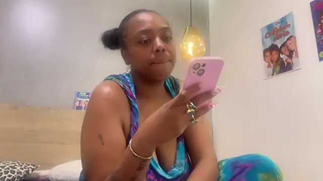 ChocolateCakeQueen webcam