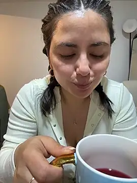 sukhakunis1 webcam