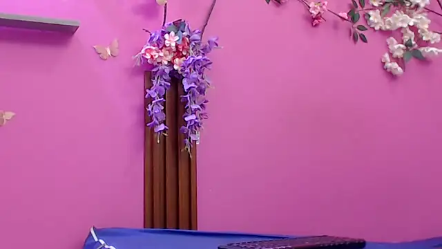 skinnybarbie022 webcam