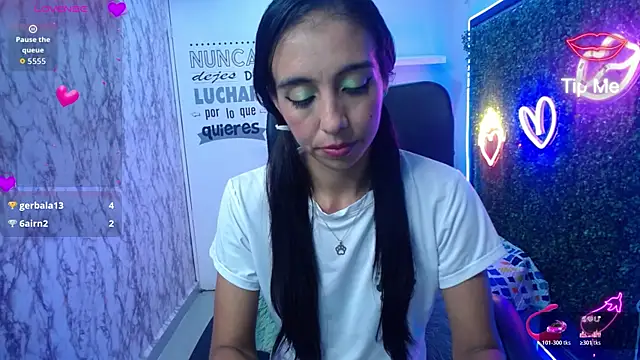 sandra_petite19 webcam