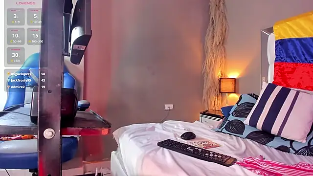 MILF_AURORA webcam