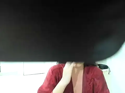 LeahNoir webcam