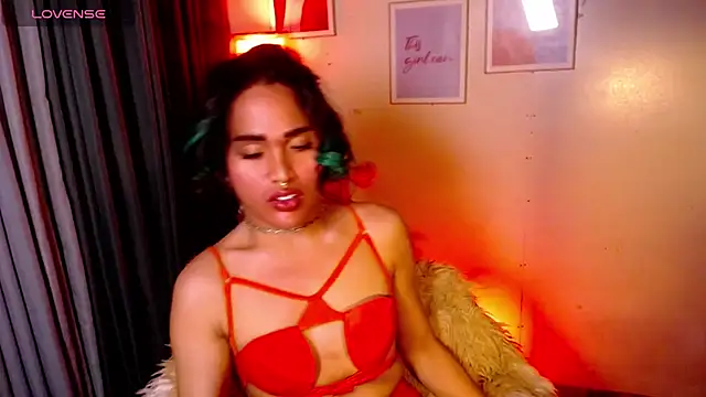 urmidnightcravingsxx live cam on StripChat