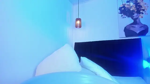 dolly_zoe webcam