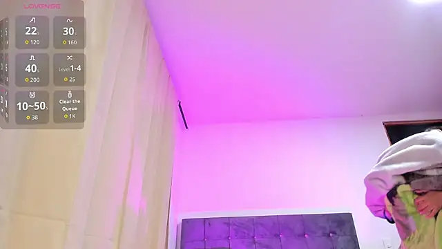Kylie2211 webcam