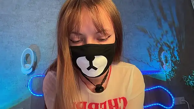 Your_Little_Bear webcam