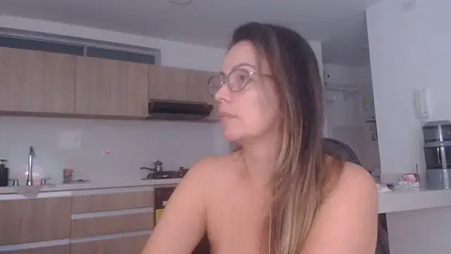 LovePaula webcam