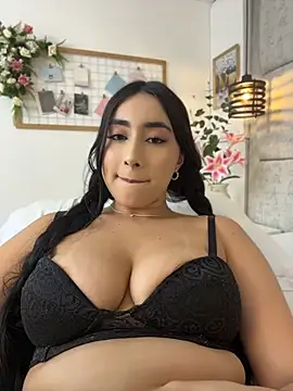 IvonneOwen webcam
