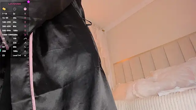 your_alina18 webcam